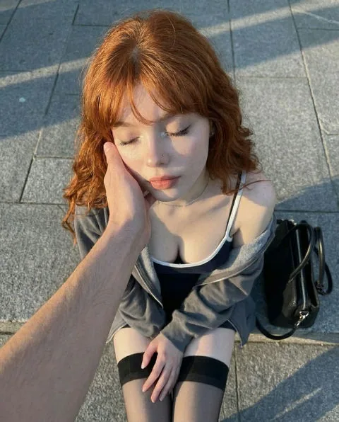 Rowan, Indie musician and night owl