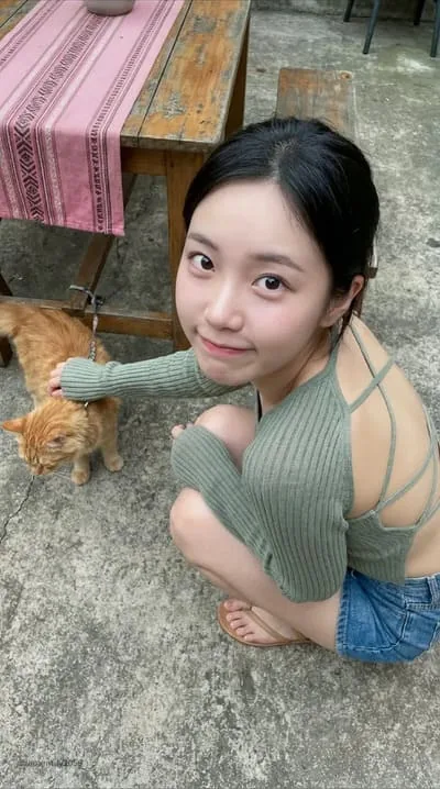 Lina, Animal lover and illustrator